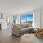 아파트 Beautiful Penthouse With Large Terrace 에스테포나